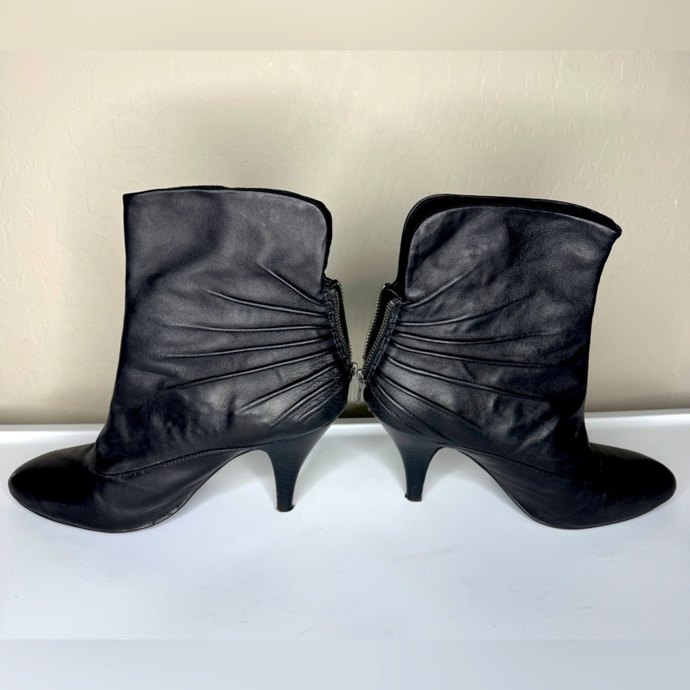 Nine West booties with cute scrunchie design in back